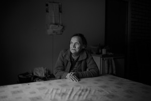 Kolttasaamelaisen Katri Jefremoffin perhe evakuoitiin suvun ikiaikaisilta asuinsijoilta Petsamosta Suomeen, kun alue menetettiin Neuvostoliitolle vuonna 1944. Rajat eivät vaikuta hänen identiteettiinsä. ”Olen saamelainen, en suomalainen.”