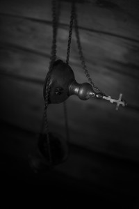 Venäjän ortodoksinen uskonto on ollut osa Ilomantsia jo 1500-luvulta lähtien, mutta maaltapako uhkaa vanhoja perinteitä. Suomen ainoa vanha tsasouna eli ortodoksinen rukoushuone sijaitsee hiljenevässä Hattuvaarassa, joka on sekä Suomen että manner-EU:n itäisin kylä.